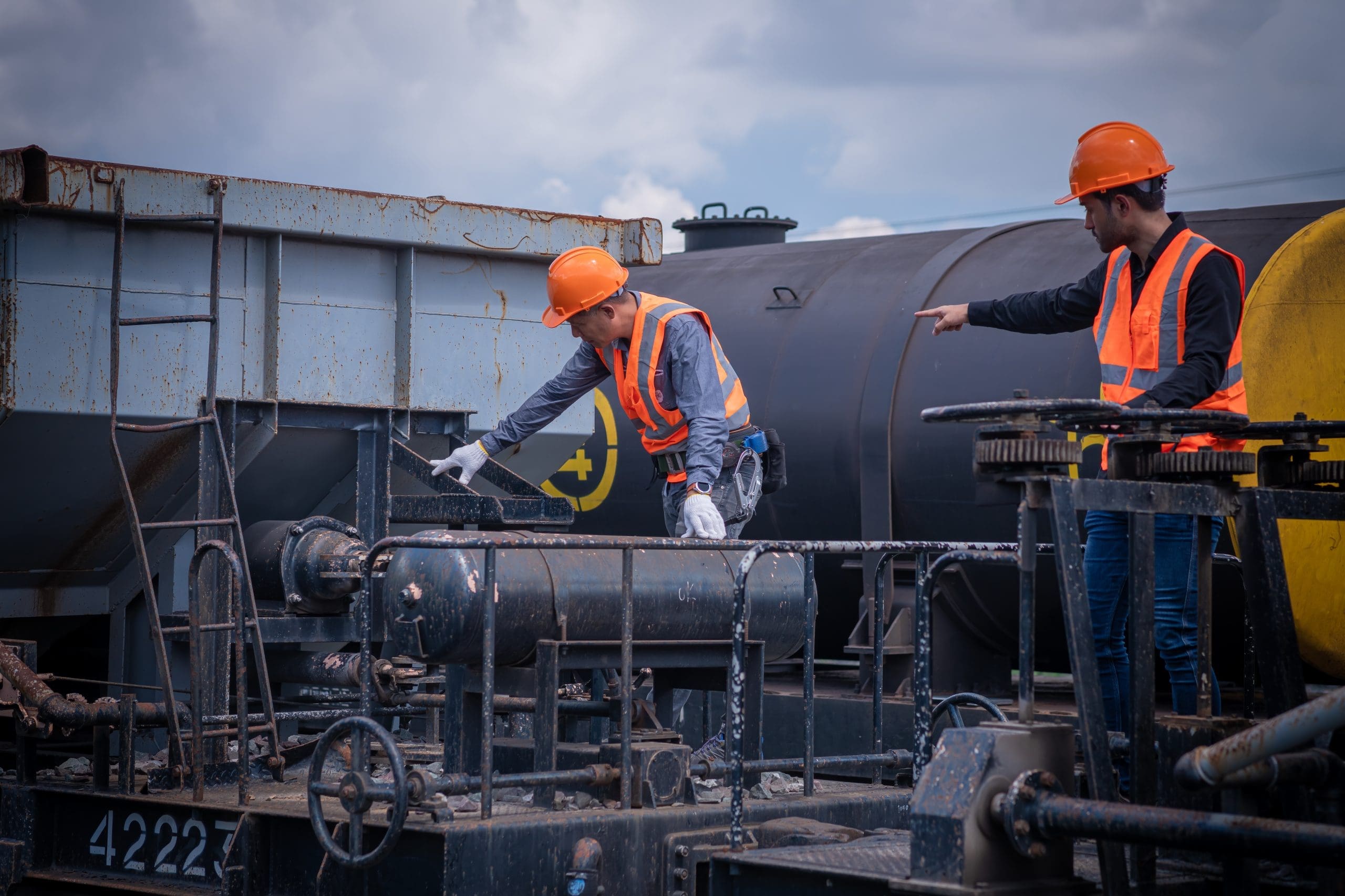 Engineer Under Discussion Inspection And Checking 2025 03 16 20 15 08 Utc